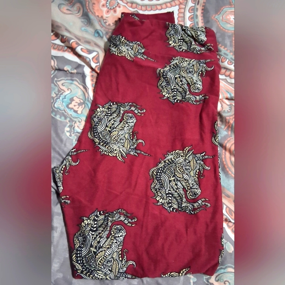 LuLaRoe TC Tall & Curvy Leggings burgundy Horse